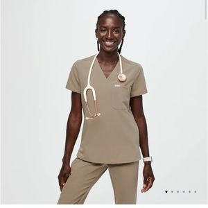Figs Latte Catarina one pocket scrub top
